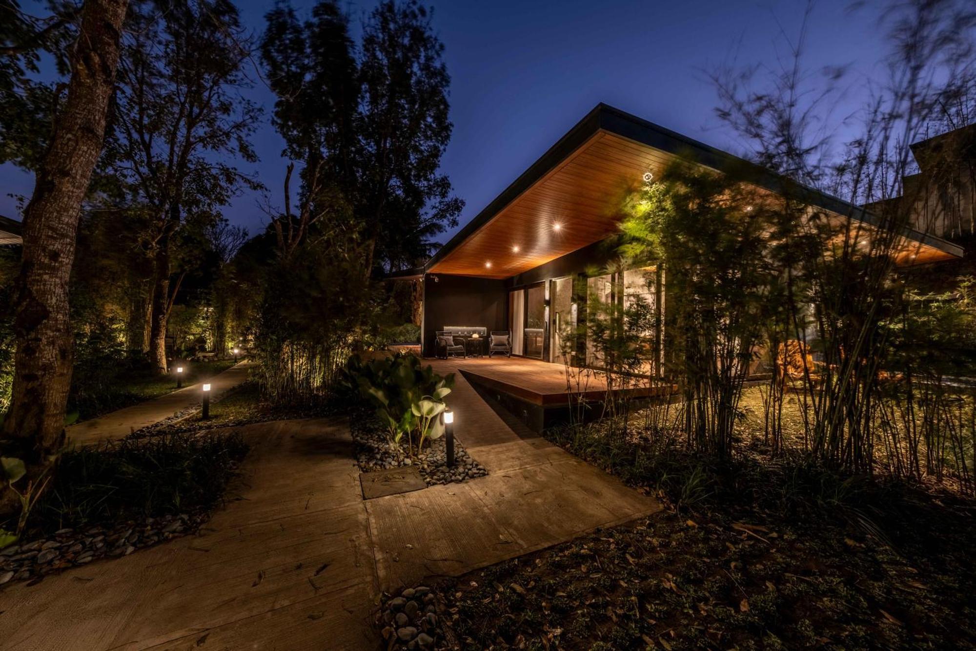 Ananda Cabin - Ezra Viniti Resort تاجيتاي المظهر الخارجي الصورة